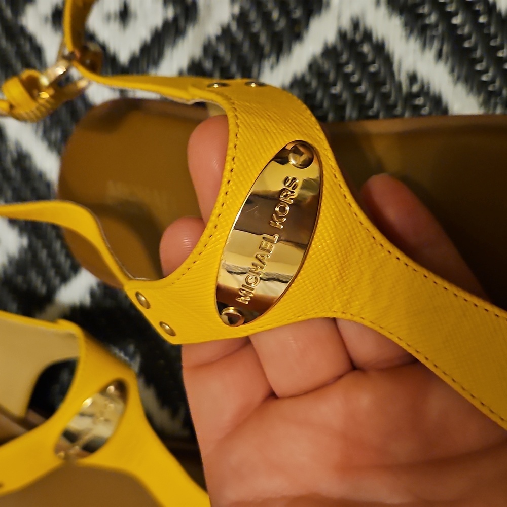Michael Kors  Leather Sandals 8.5 - Picture 2 of 7